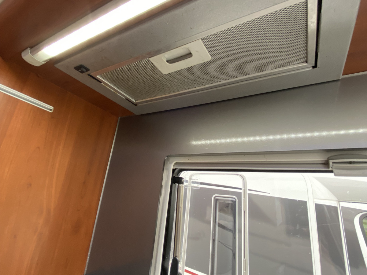 Mobilvetta K-YACHT 89 TEKNO LINE Queensbed, bild 26 av 37