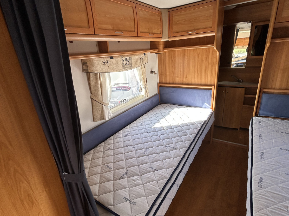 Polar Polar 680 lång bäddar, wc dusch bak, bild 6 av 26