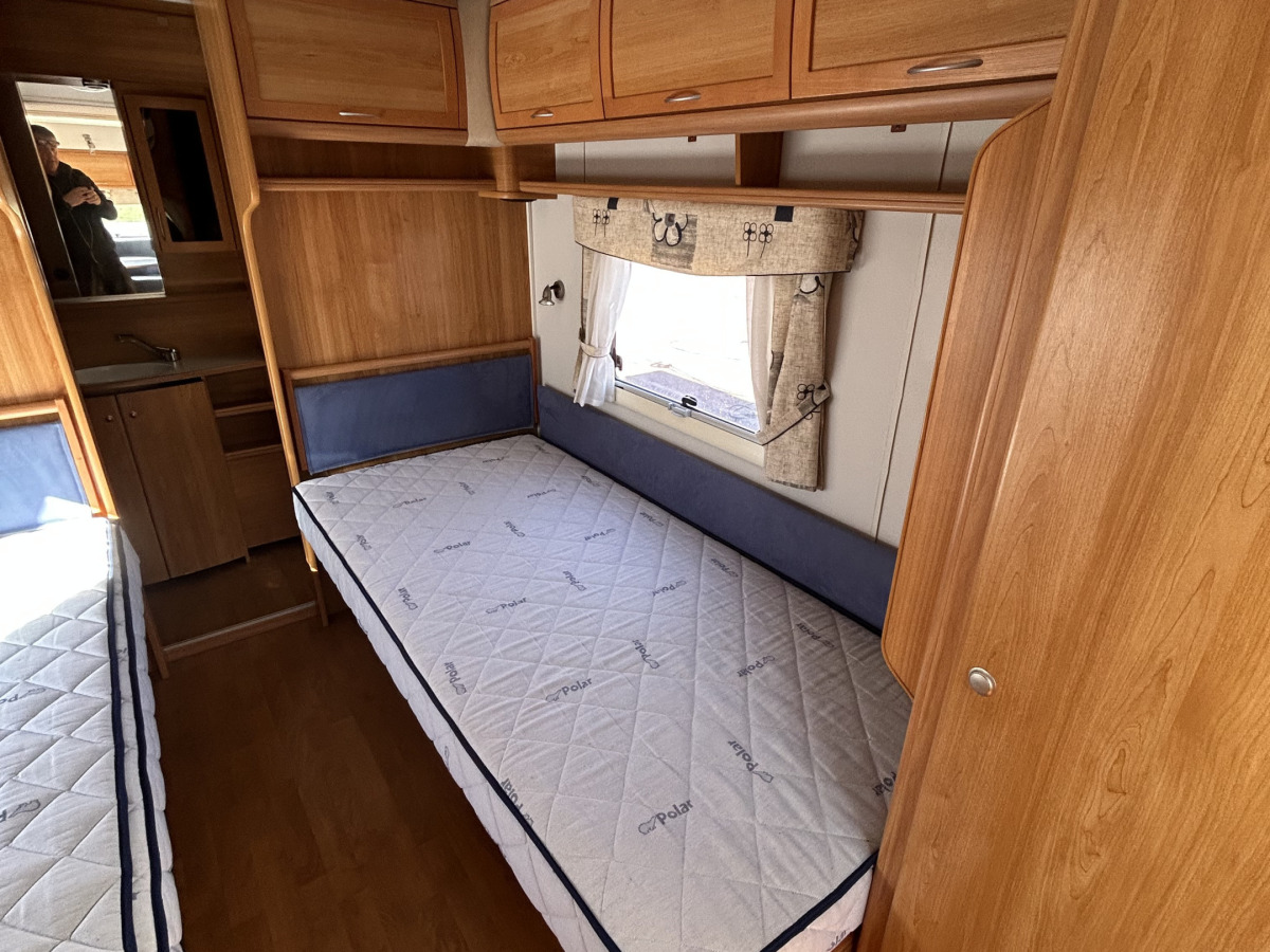 Polar Polar 680 lång bäddar, wc dusch bak, bild 7 av 26