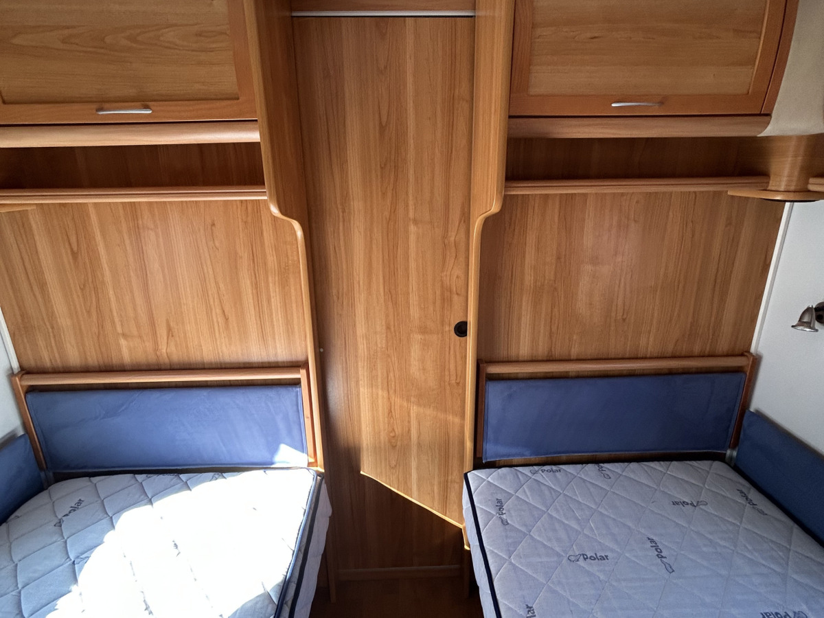 Polar Polar 680 lång bäddar, wc dusch bak, bild 8 av 26