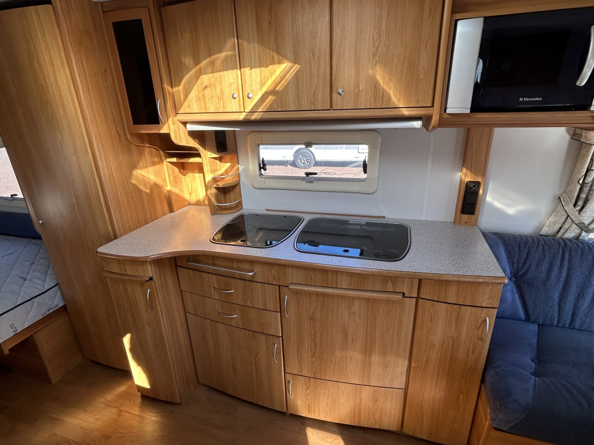Polar Polar 680 lång bäddar, wc dusch bak, bild 18 av 26