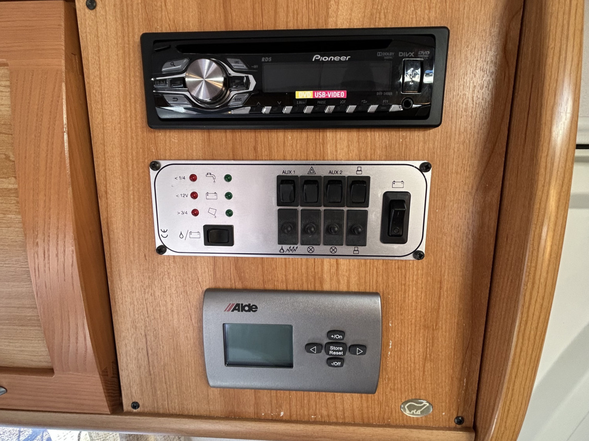 Polar Polar 680 lång bäddar, wc dusch bak, bild 22 av 26