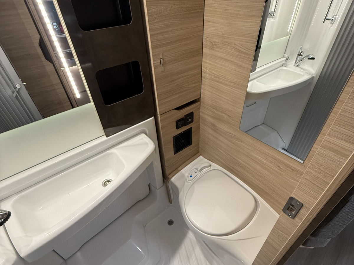 Knaus VAN TI PLUS PLATINUM SELECTION 650 MEG, bild 10 av 17