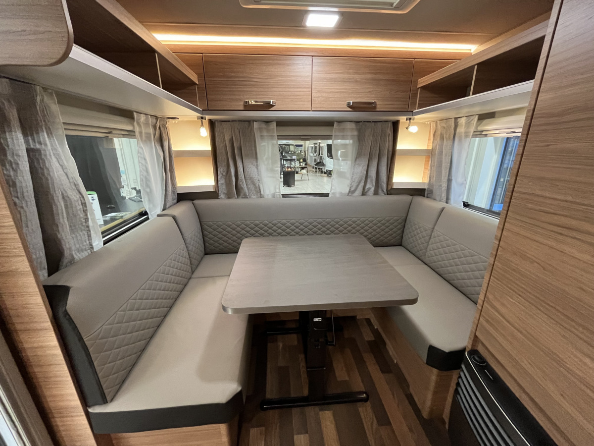 Weinsberg CaraOne EDITION HOT 480 EU Långbäddar, bild 6 av 18