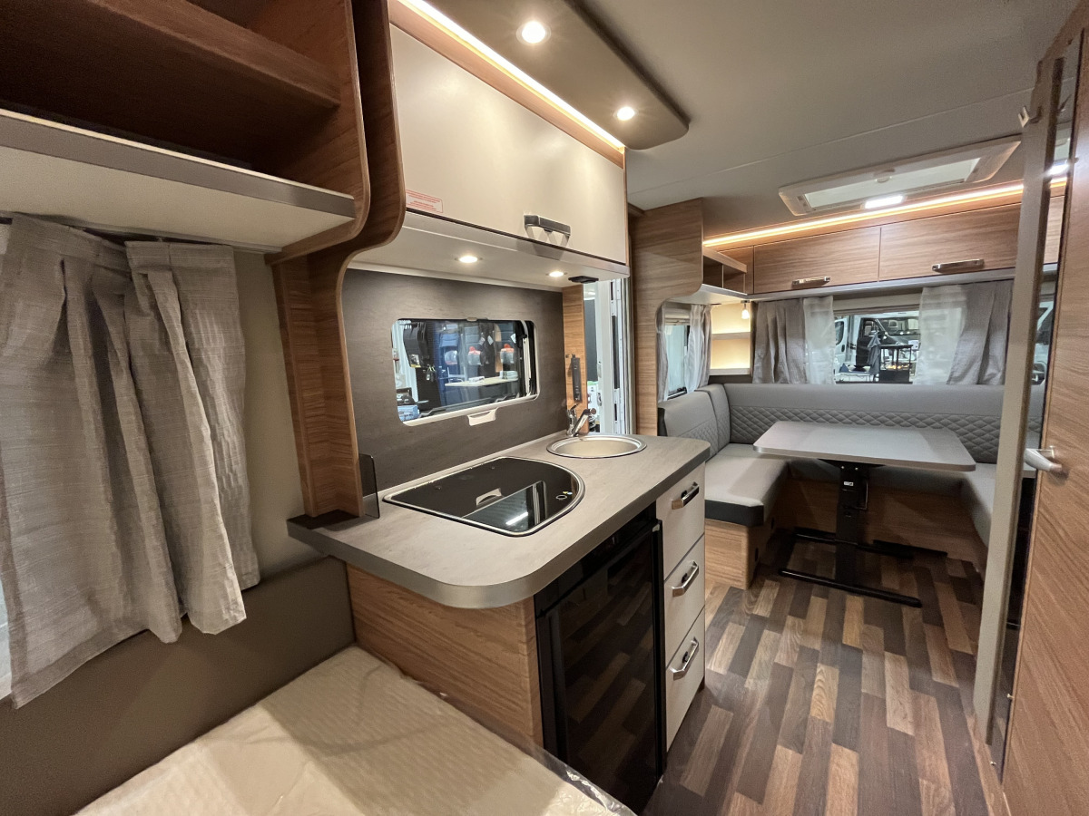 Weinsberg CaraOne EDITION HOT 480 EU Långbäddar, bild 13 av 18