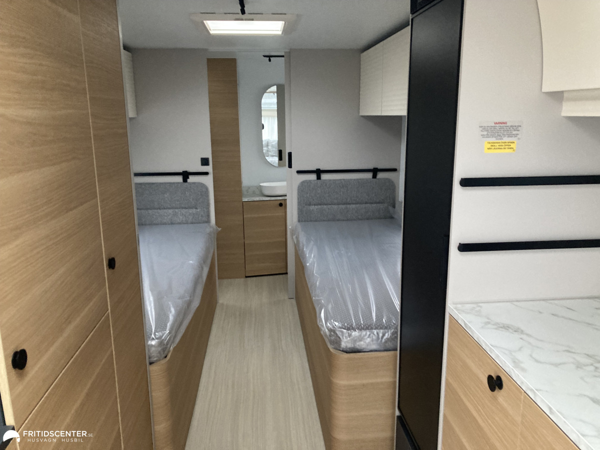 Adria ADORA 663 UT *Rymlig / Året runt / Långbäddar, bild 4 av 31