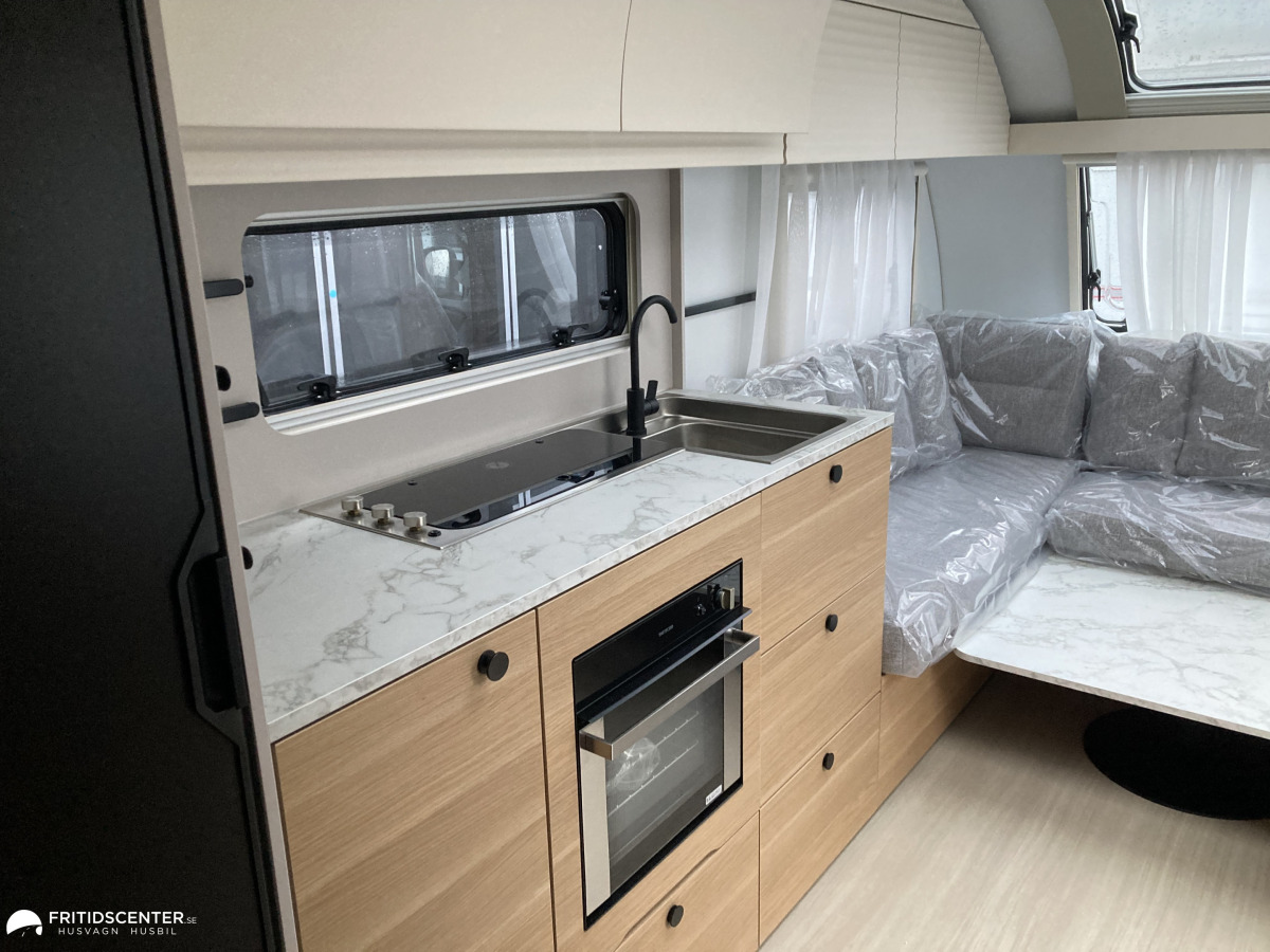 Adria ADORA 663 UT *Rymlig / Året runt / Långbäddar, bild 6 av 31