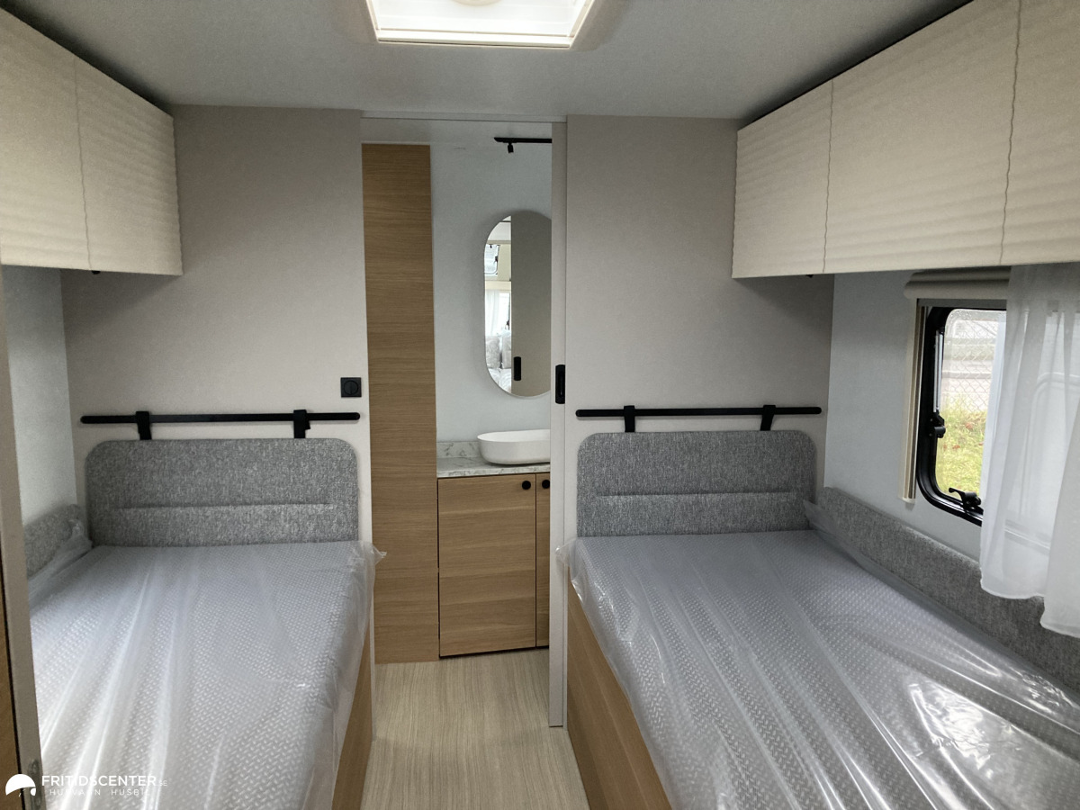 Adria ADORA 663 UT *Rymlig / Året runt / Långbäddar, bild 9 av 31