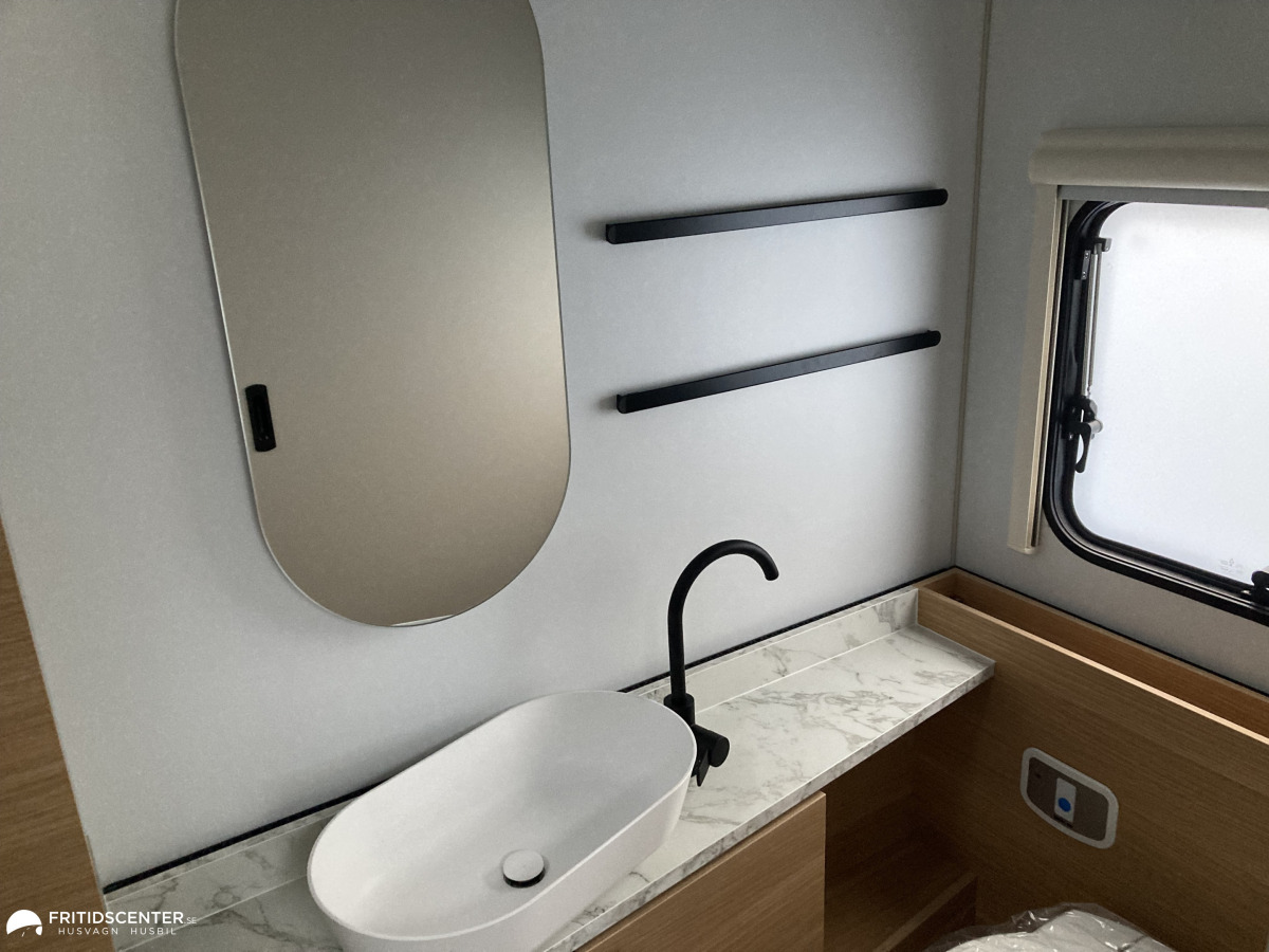 Adria ADORA 663 UT *Rymlig / Året runt / Långbäddar, bild 11 av 31