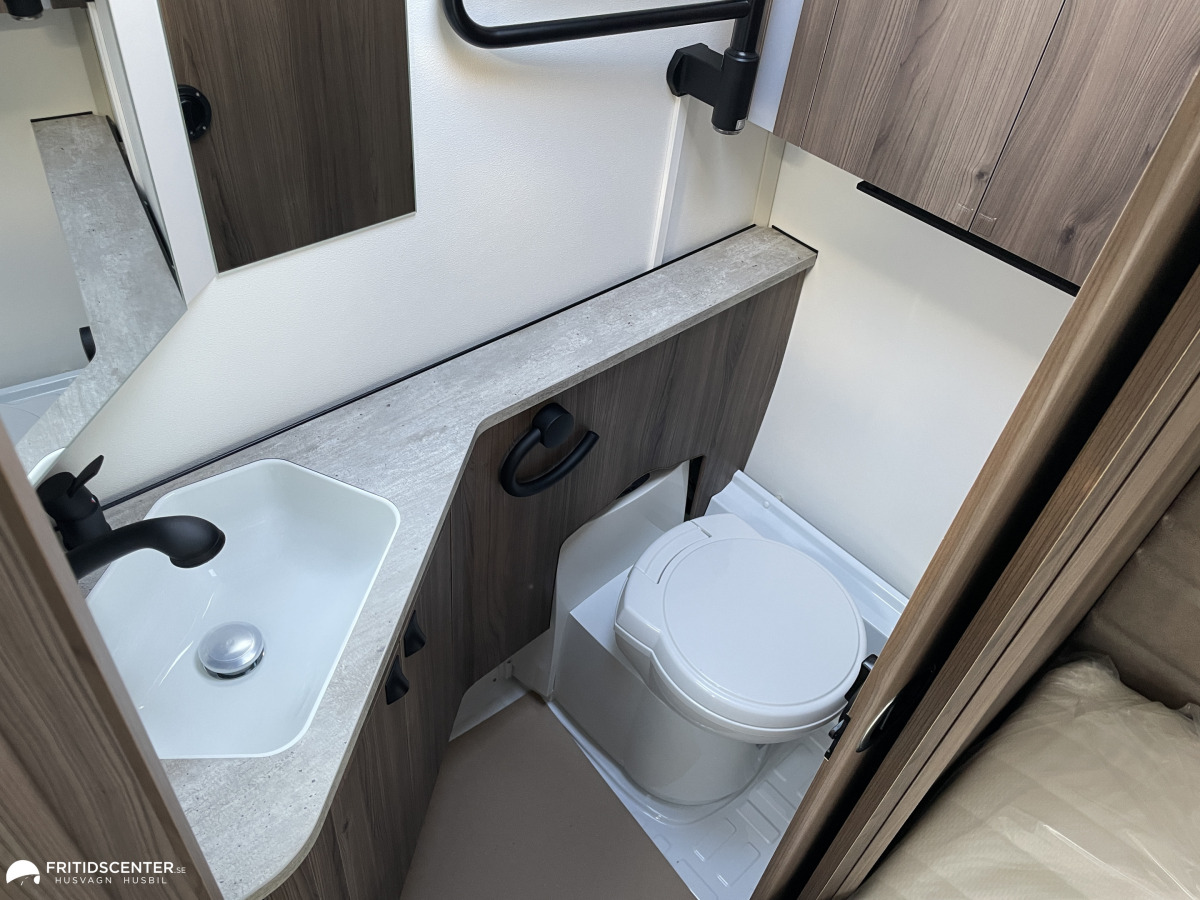 KABE BRILJANT 470 XL KS *Dubbelbädd / Resevagn / Hög komfort, bild 13 av 19