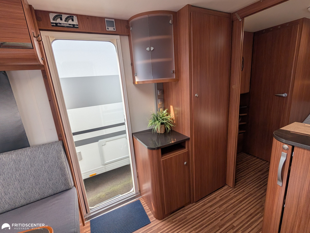 Adria ADORA 512 UP *ALDE / Dubbelbädd / Lättkörd, bild 8 av 27