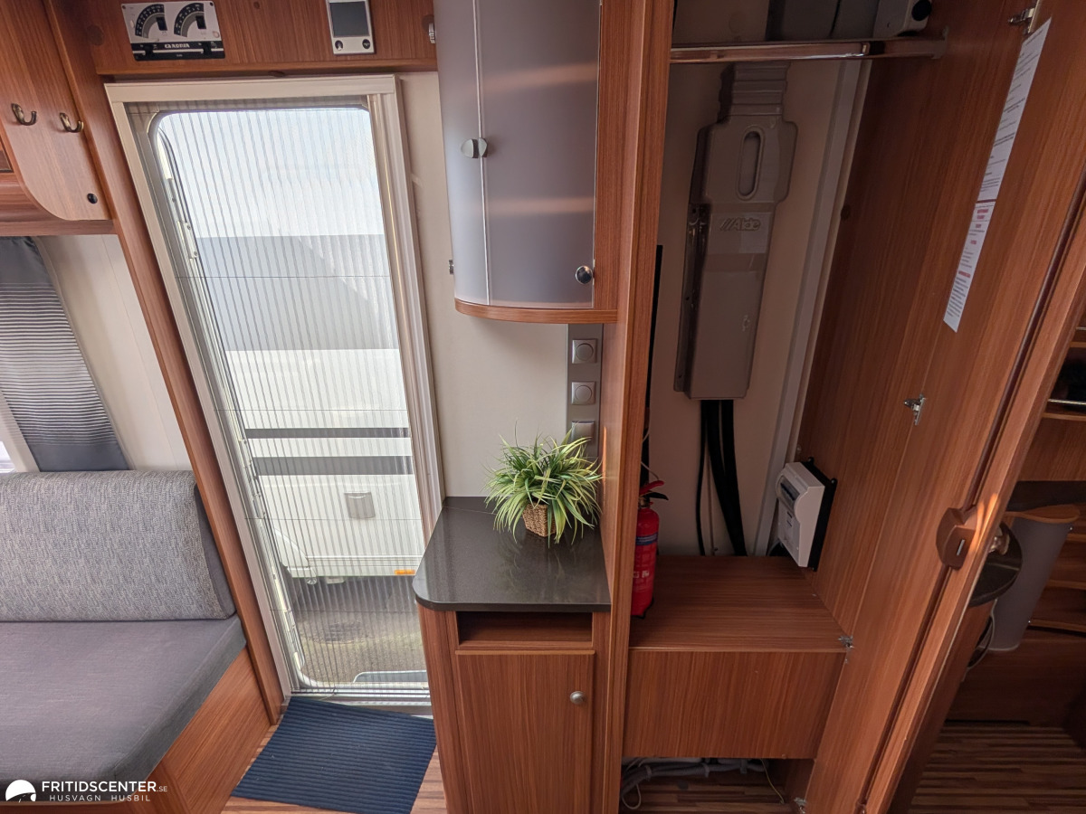Adria ADORA 512 UP *ALDE / Dubbelbädd / Lättkörd, bild 12 av 27