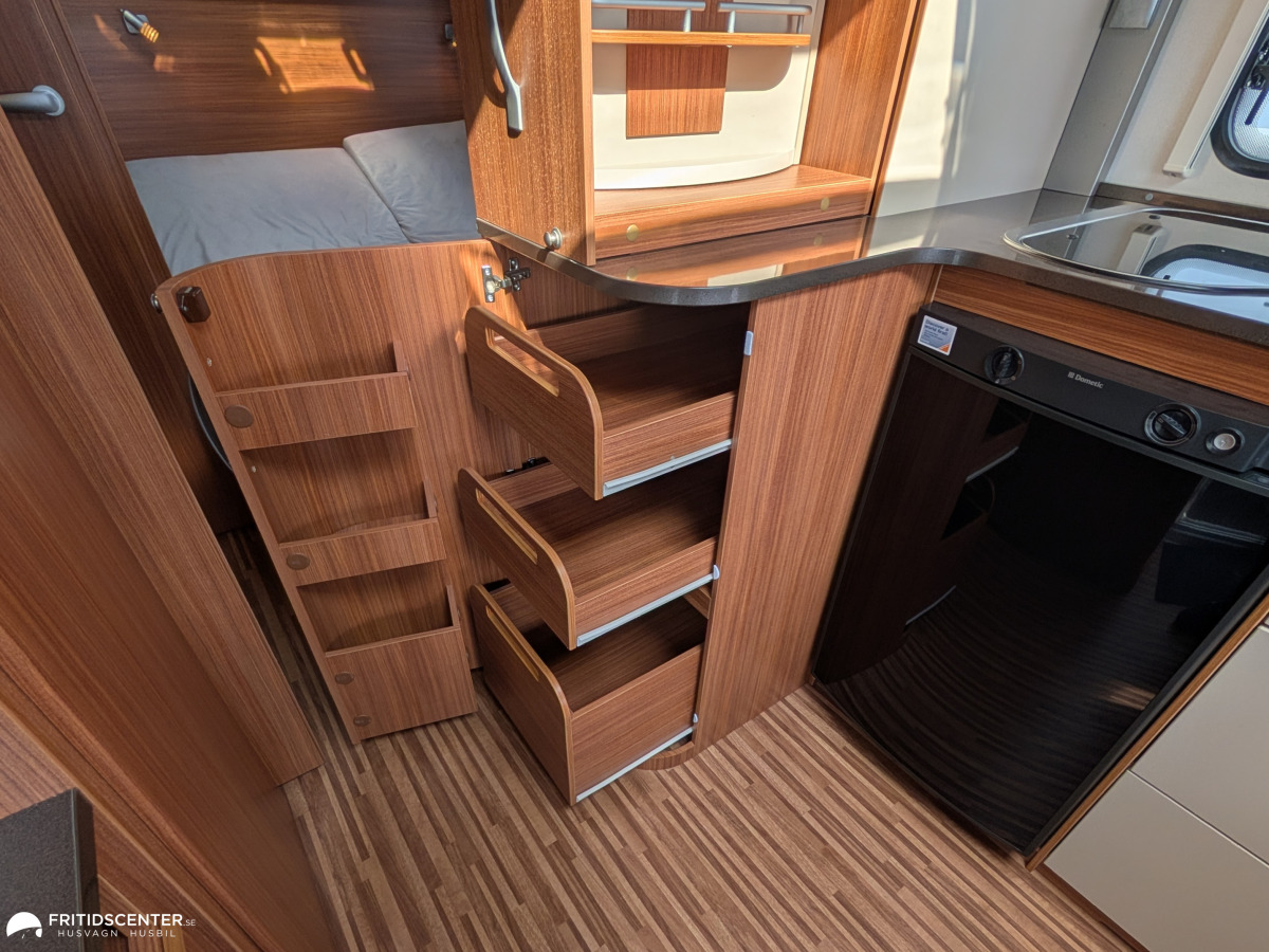 Adria ADORA 512 UP *ALDE / Dubbelbädd / Lättkörd, bild 13 av 27