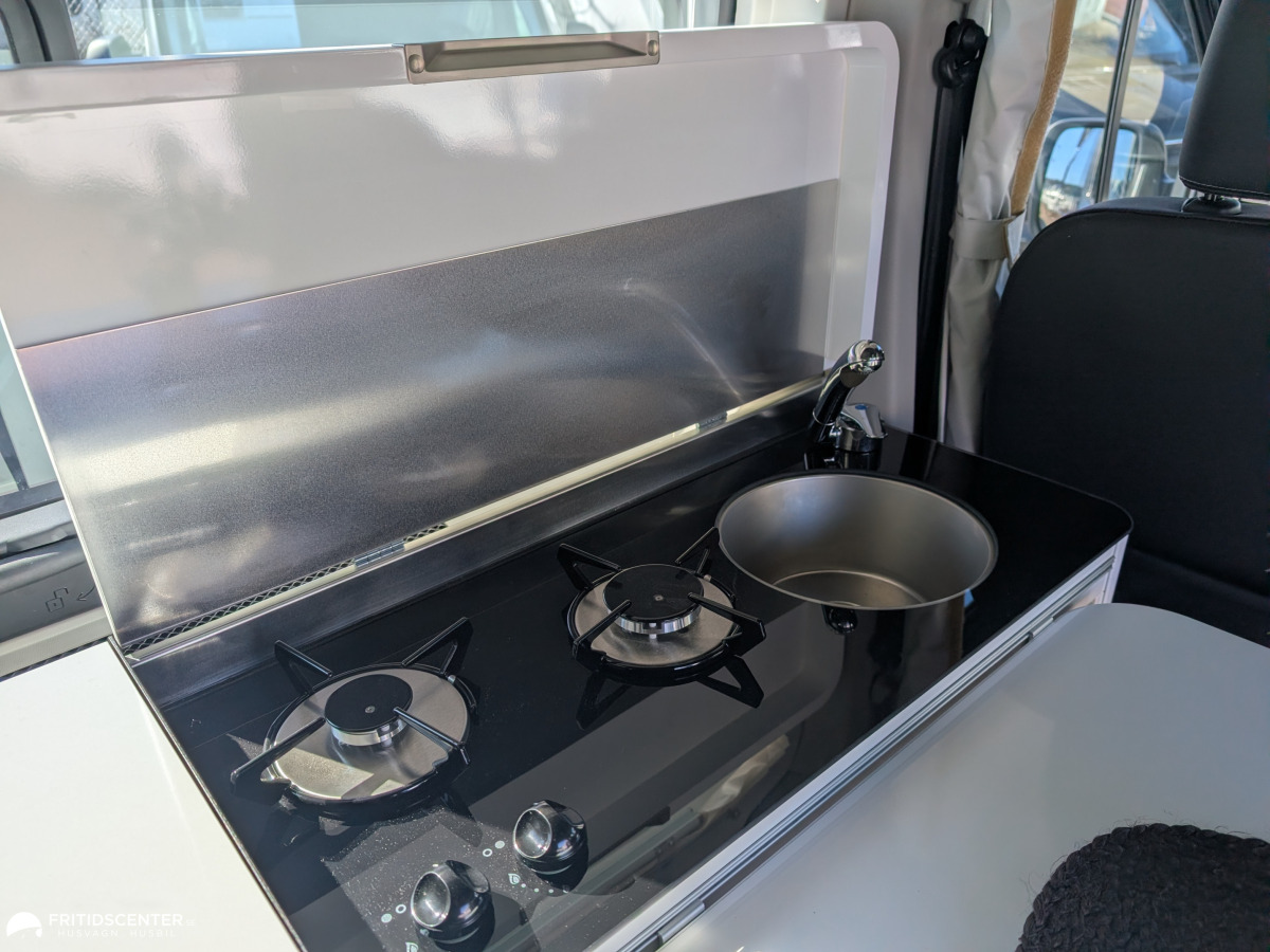 Adria Adria Active Pro - Lättkörd plåtis med automat, värmare pop-up tak, bild 8 av 31