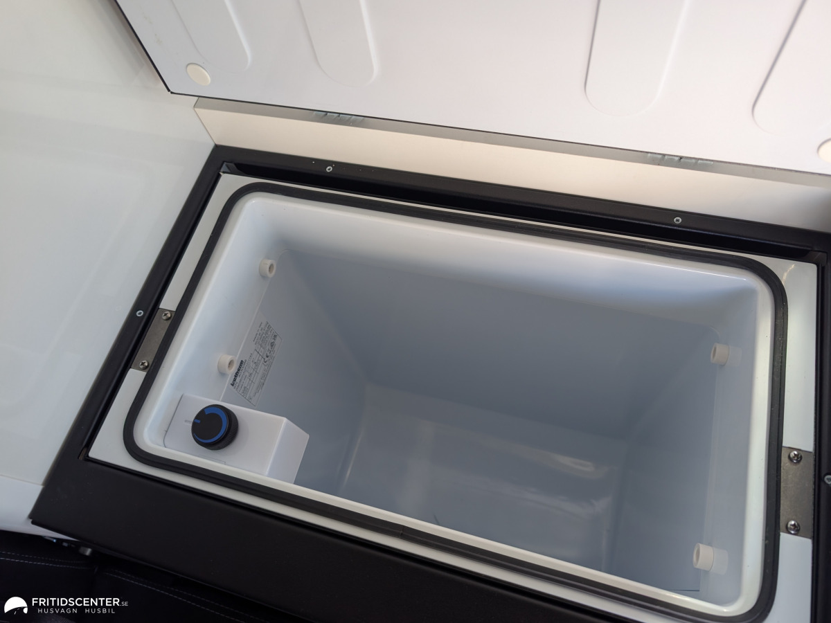 Adria Adria Active Pro - Lättkörd plåtis med automat, värmare pop-up tak, bild 10 av 31