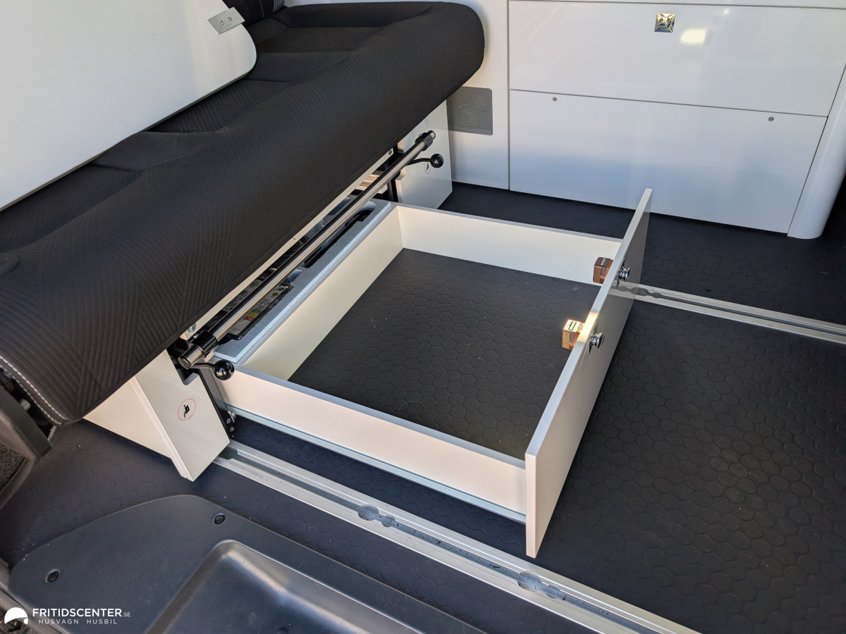 Adria Adria Active Pro - Lättkörd plåtis med automat, värmare pop-up tak, bild 12 av 31