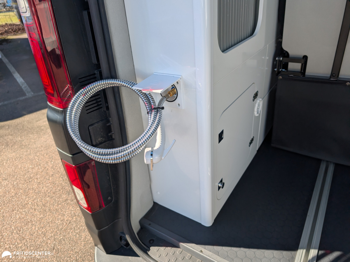 Adria Adria Active Pro - Lättkörd plåtis med automat, värmare pop-up tak, bild 22 av 31