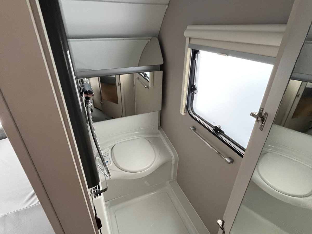 Adria ADORA 613 PK, bild 3 av 8