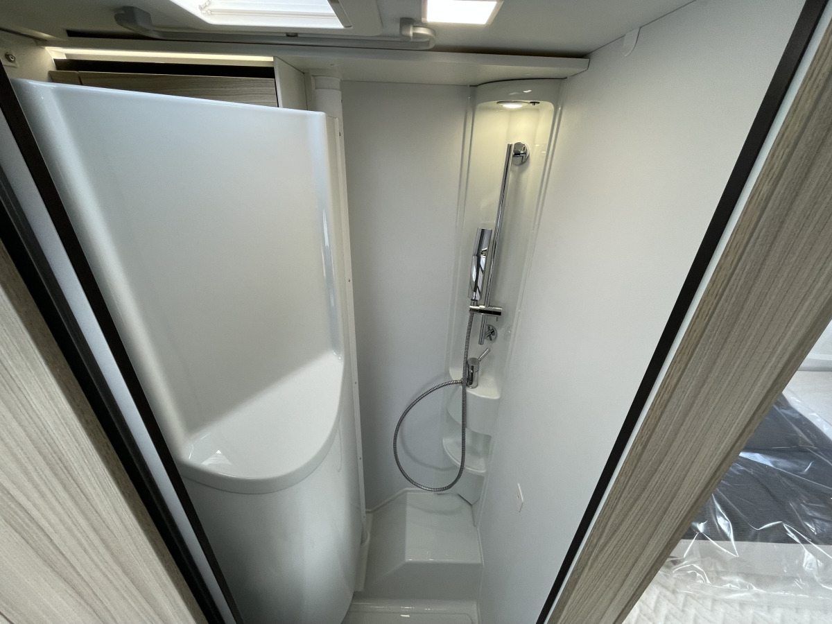 Adria COMPACT DL 60Y - Fiat MultiJet3 140HP (103kW) 35L, bild 14 av 18