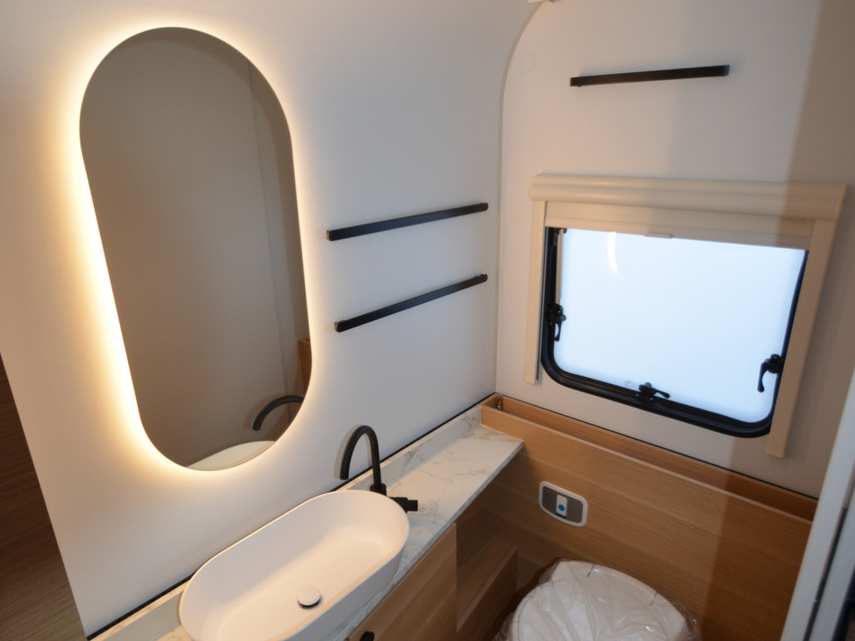 Adria ADORA 663 UT, bild 11 av 14