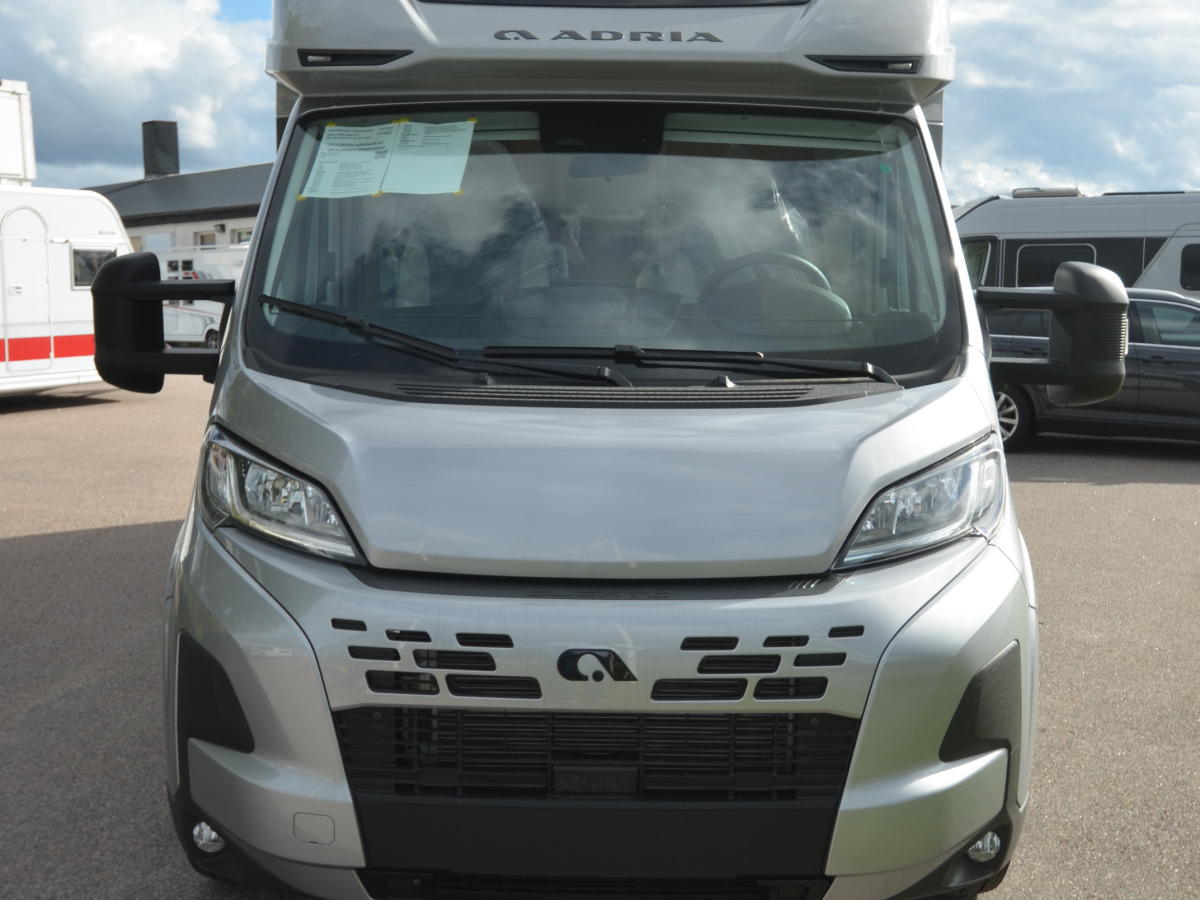 Adria MATRIX 670 SL 60Y - Fiat MultiJet3 140HP (103kW) HD 35L, bild 2 av 17