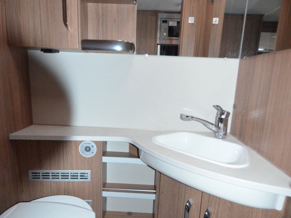 Knaus 590, bild 7 av 9