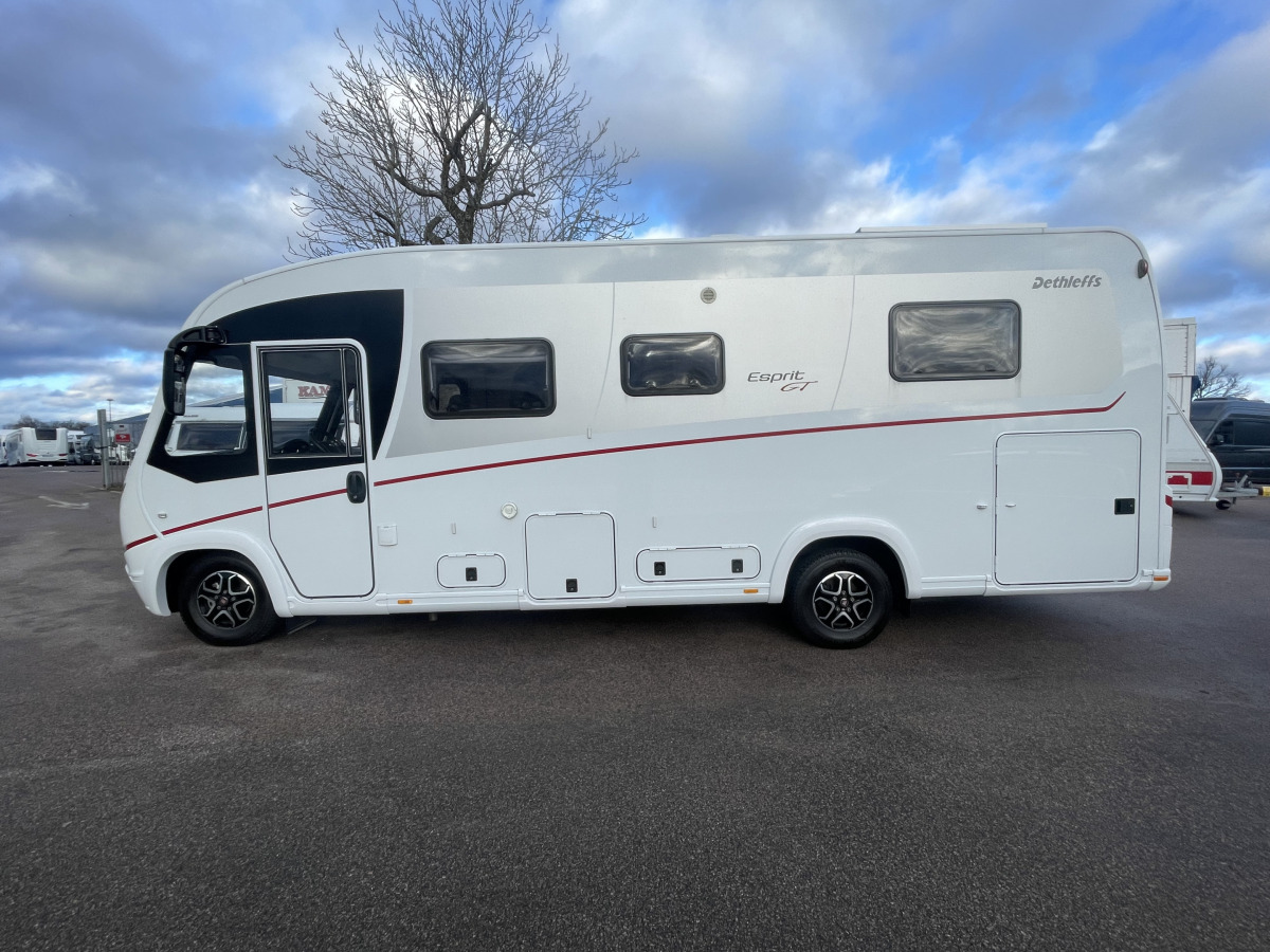Dethleffs ESPRIT I 7150-2 DBM/EB (Luftfjädring stolar, Alde, Inverter), bild 2 av 21