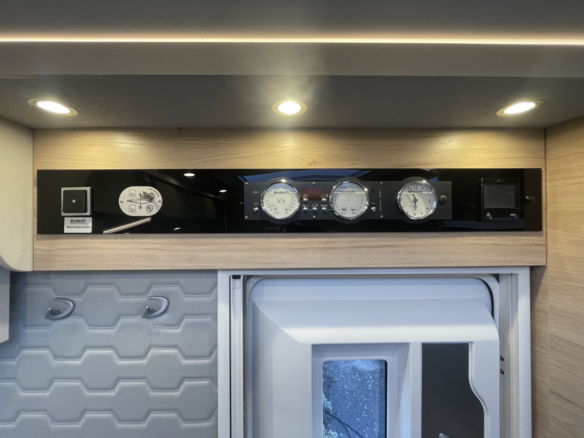 Dethleffs ESPRIT I 7150-2 DBM/EB (Luftfjädring stolar, Alde, Inverter), bild 11 av 21