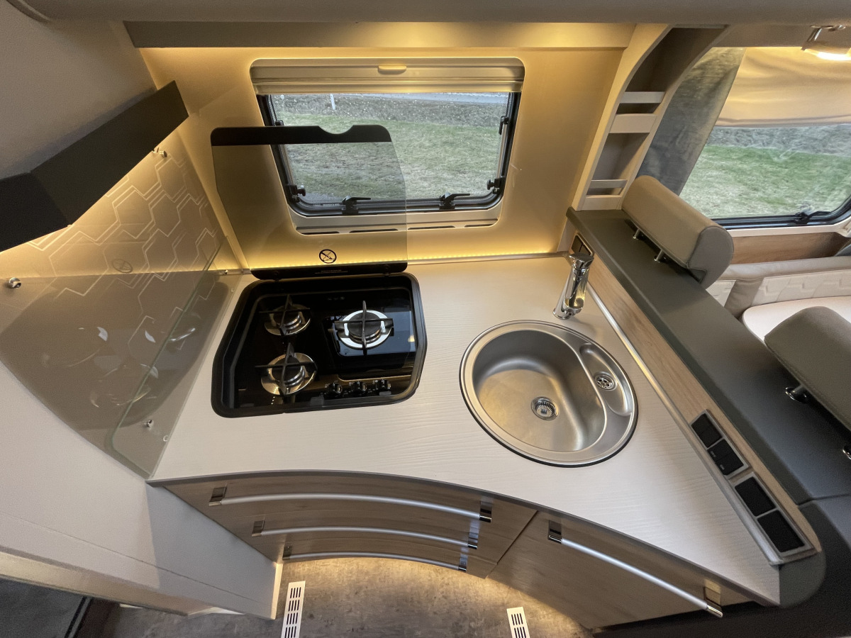 Dethleffs ESPRIT I 7150-2 DBM/EB (Luftfjädring stolar, Alde, Inverter), bild 13 av 21