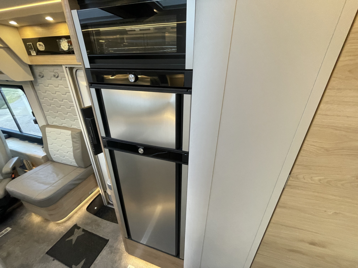Dethleffs ESPRIT I 7150-2 DBM/EB (Luftfjädring stolar, Alde, Inverter), bild 14 av 21