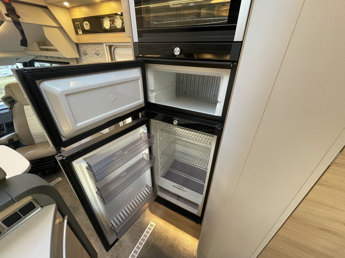 Dethleffs ESPRIT I 7150-2 DBM/EB (Luftfjädring stolar, Alde, Inverter), bild 15 av 21