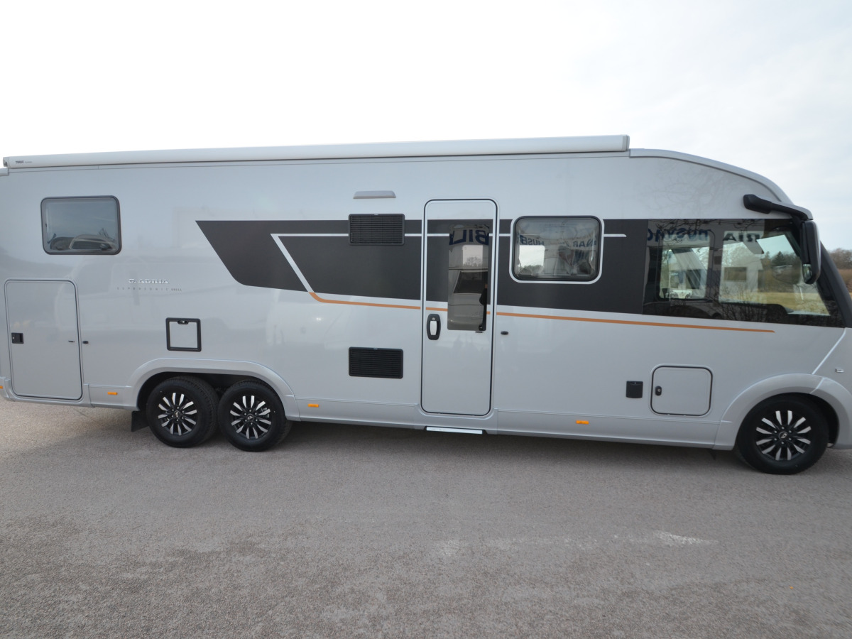 Adria Super Sonic 890 LL - MB 417 OM654 AUT. 125kW (170HP), bild 3 av 18