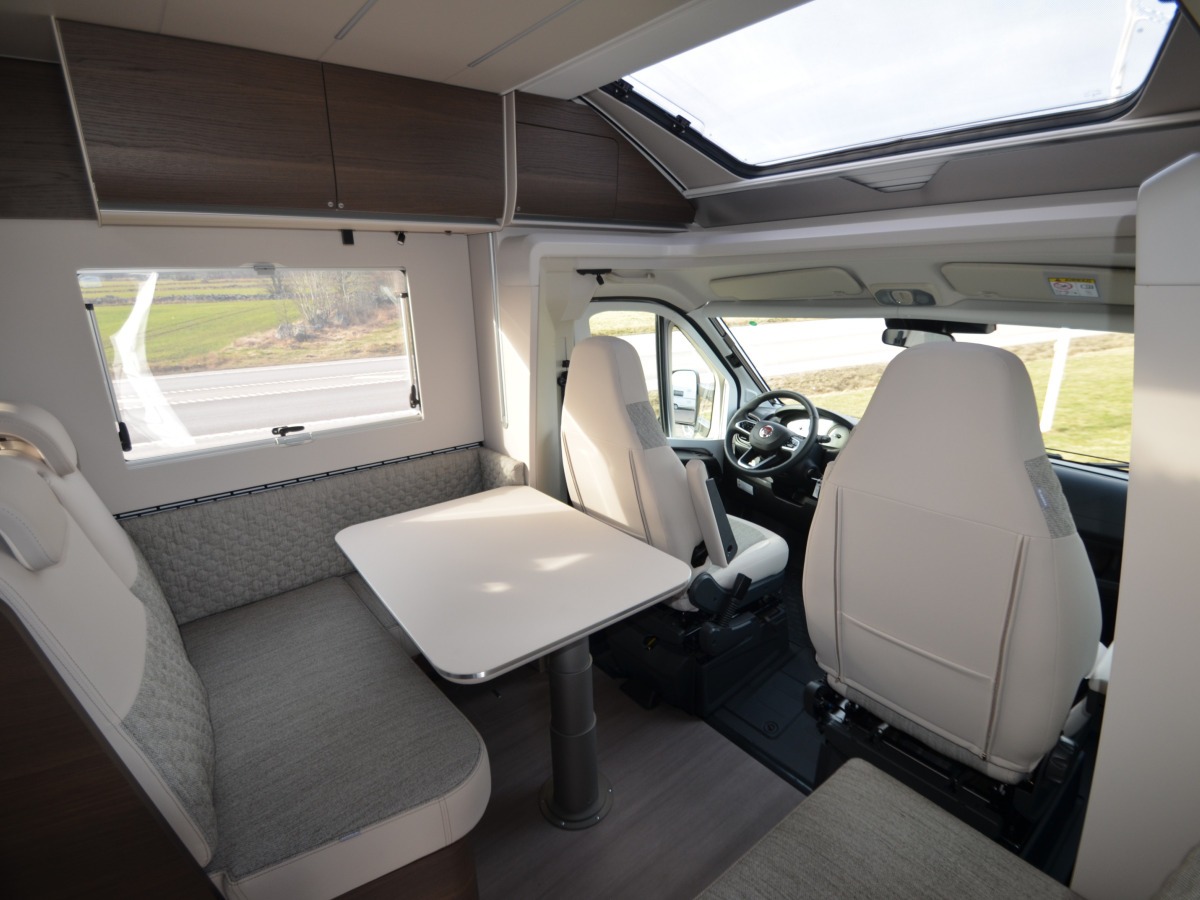 Adria Matrix Supreme 670 SL - FIAT EU VI E 2,2 140HP HD 43H, bild 6 av 14