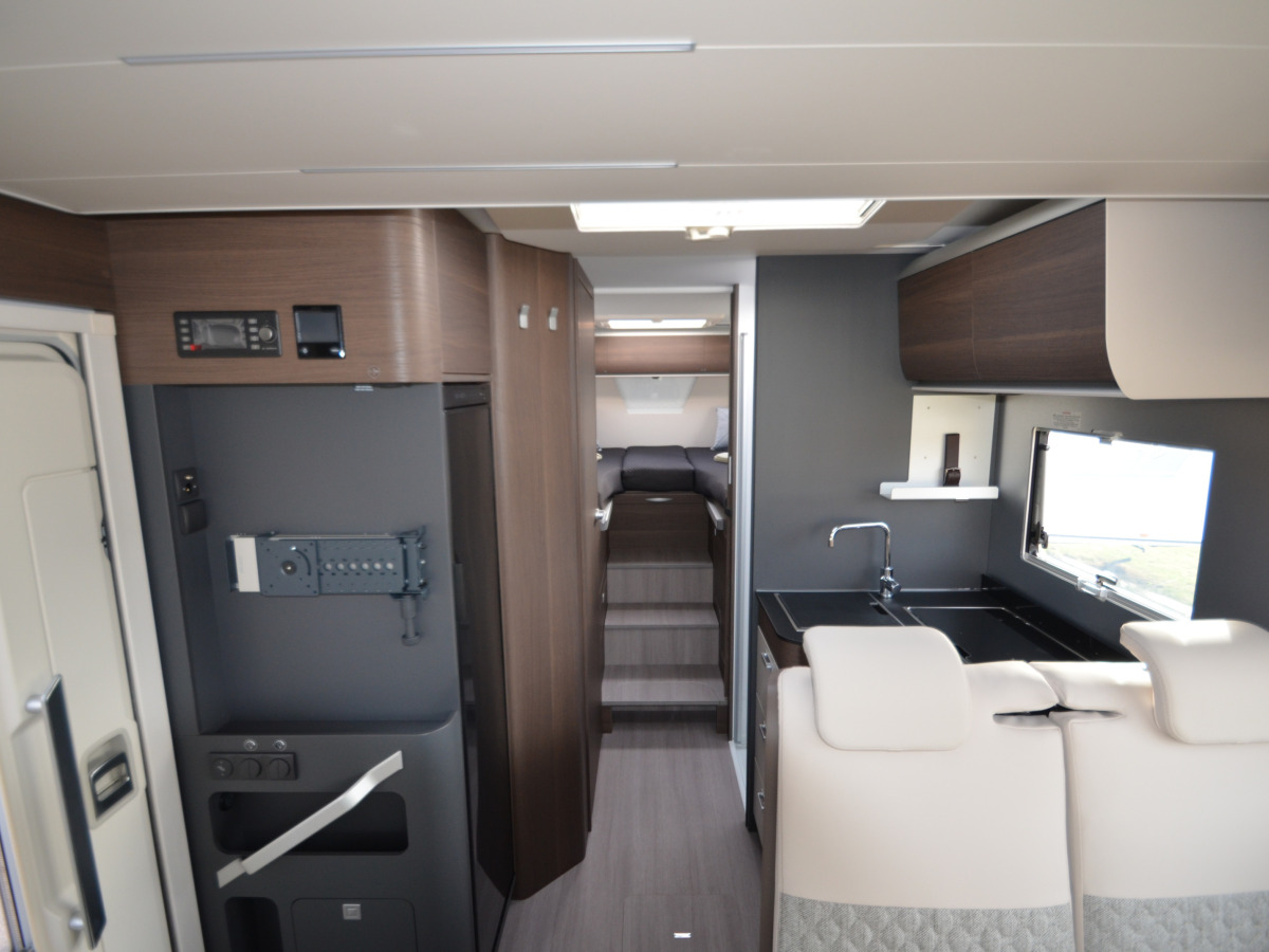 Adria Matrix Supreme 670 SL - FIAT EU VI E 2,2 140HP HD 43H, bild 8 av 14