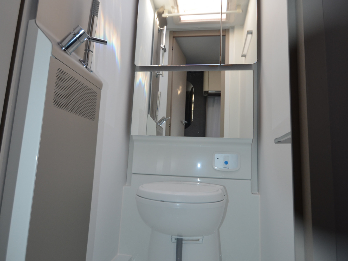 Adria ALPINA 663 UK, bild 10 av 11
