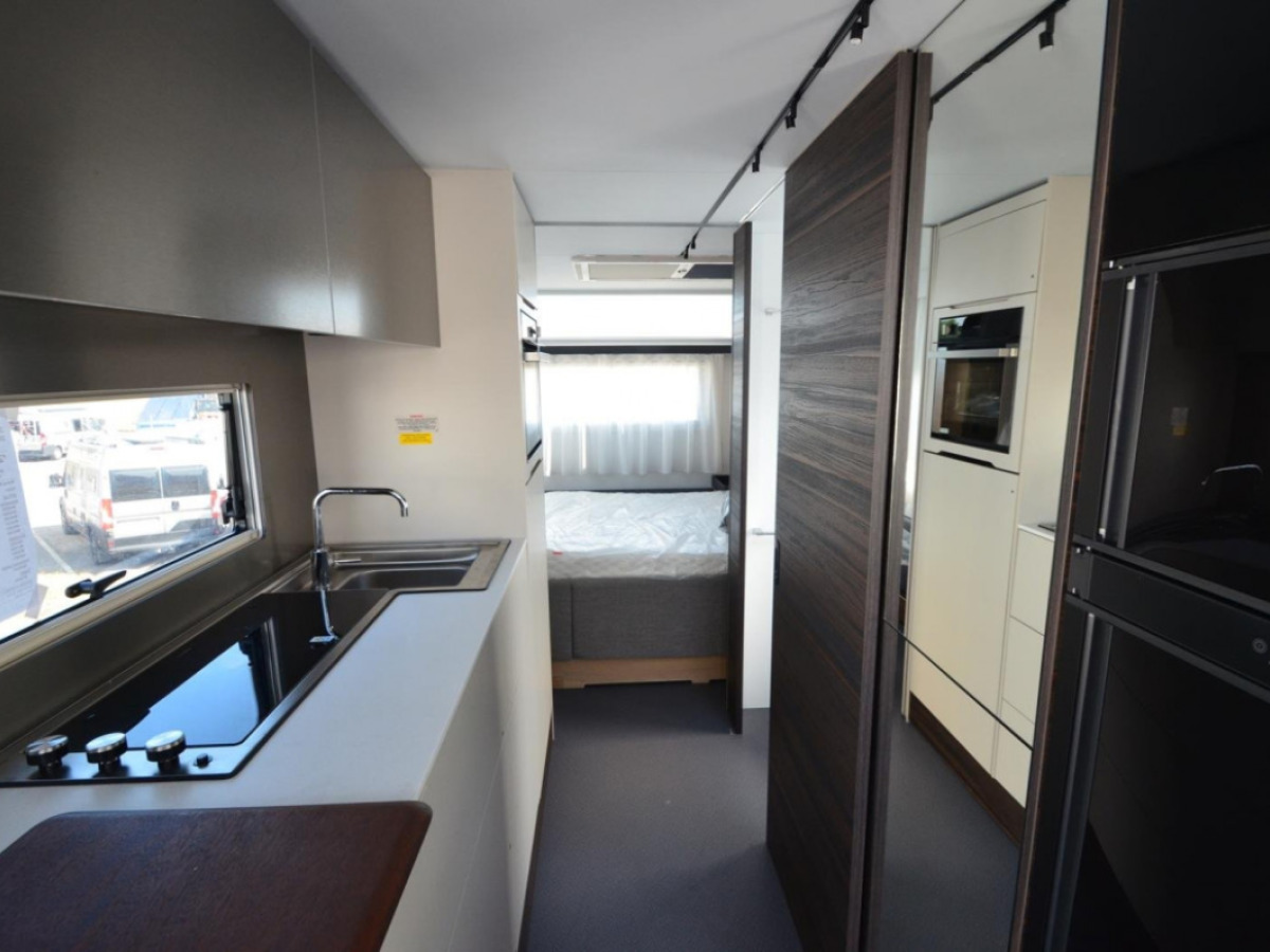 Adria Astella 644 DP, bild 5 av 23