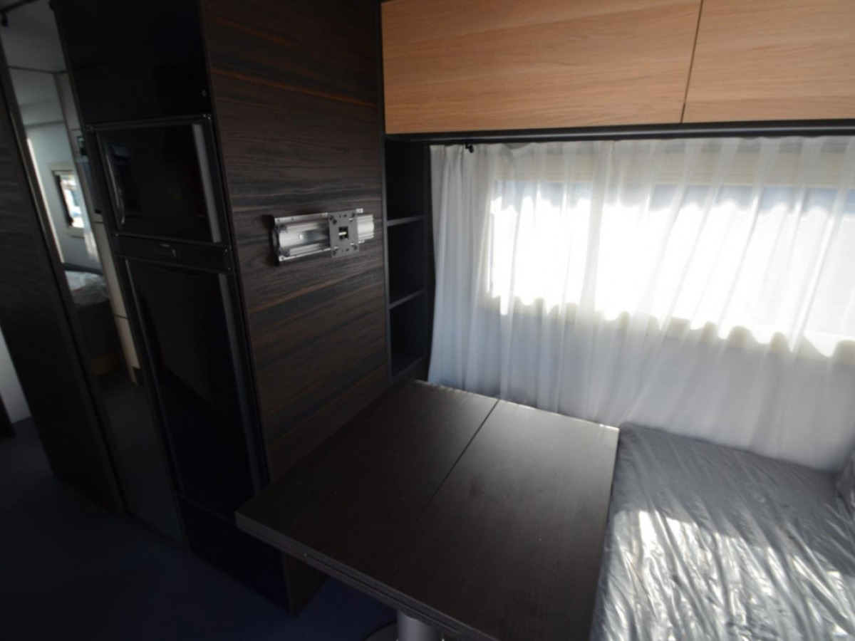 Adria Astella 644 DP, bild 7 av 23
