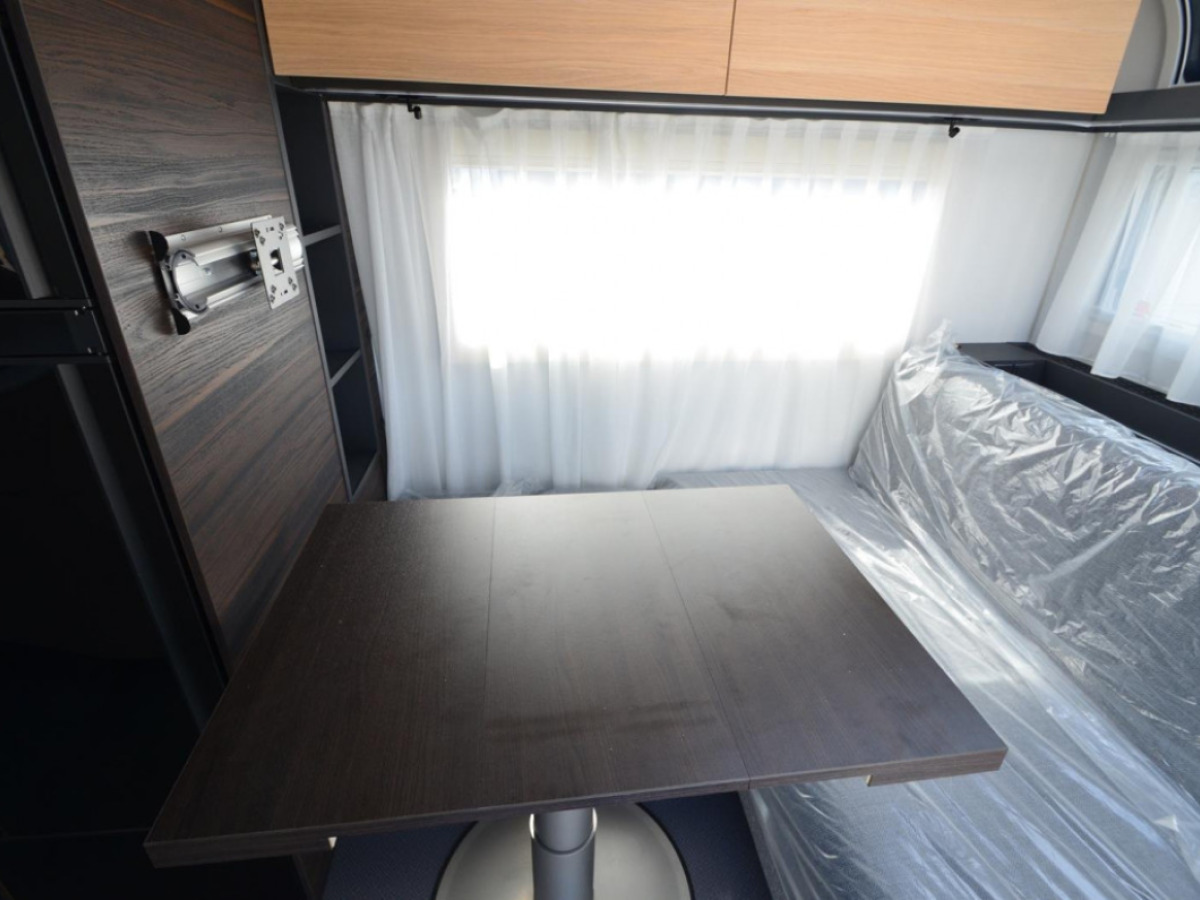 Adria Astella 644 DP, bild 8 av 23