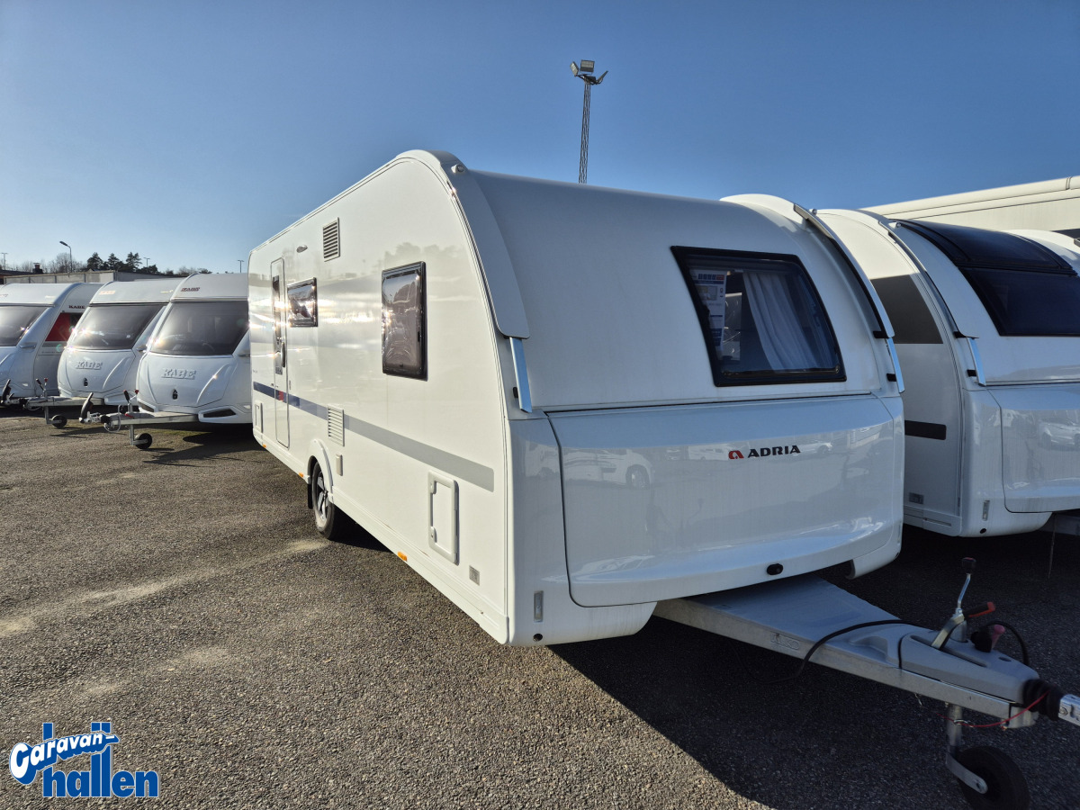Adria Adora 613 PK (Pluspaket/AC-bodel/2års garanti), bild 3 av 17
