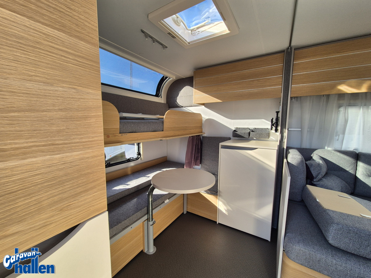 Adria Adora 613 PK (Pluspaket/AC-bodel/2års garanti), bild 6 av 17