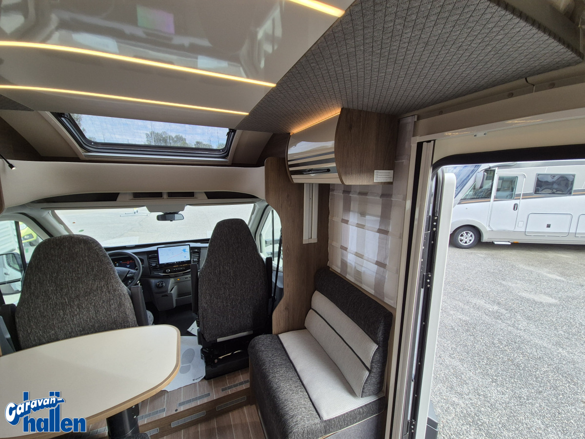 CI Magis 82 XT (Alde/låga långbäddar/Solpanel), bild 9 av 32