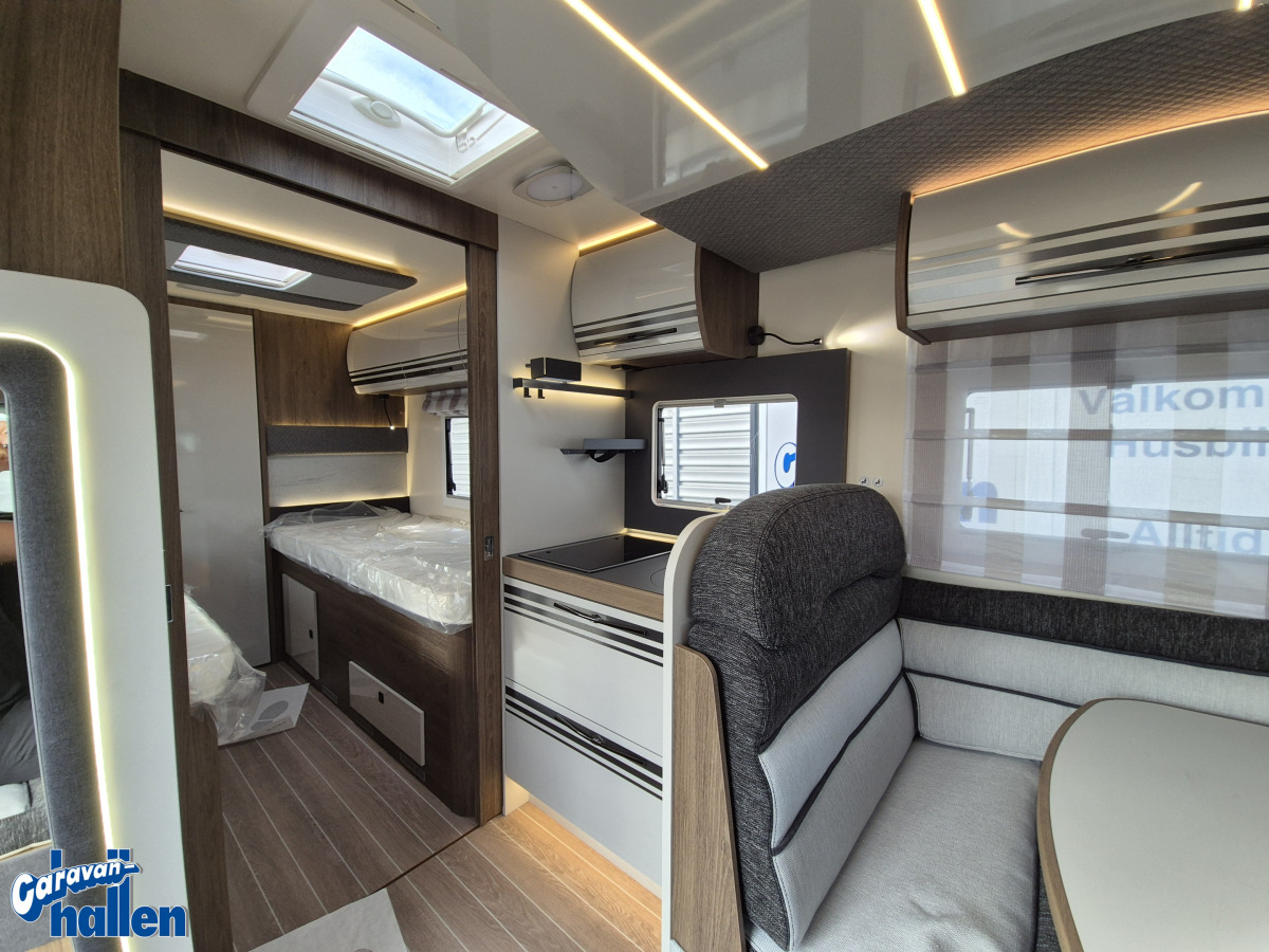 CI Magis 82 XT (Alde/låga långbäddar/Solpanel), bild 16 av 32