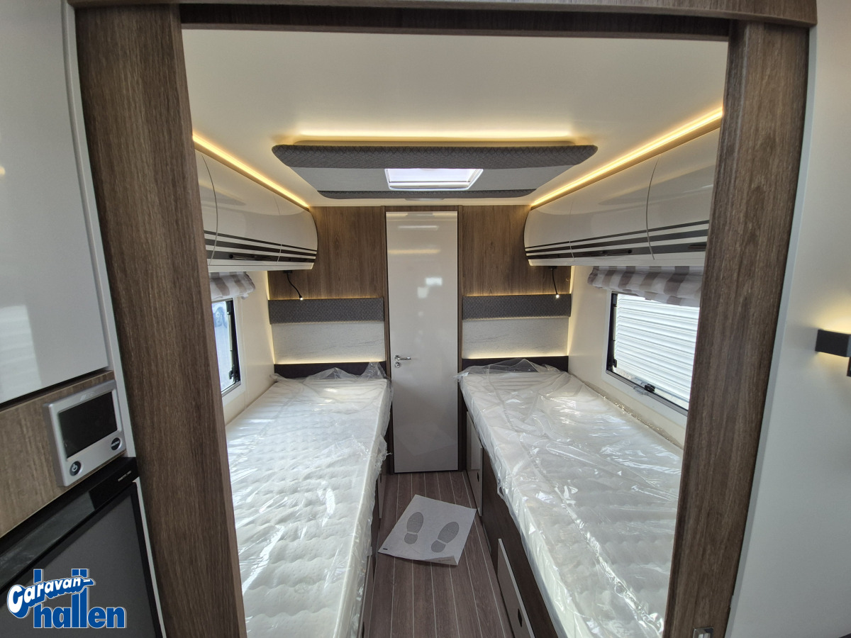 CI Magis 82 XT (Alde/låga långbäddar/Solpanel), bild 20 av 32