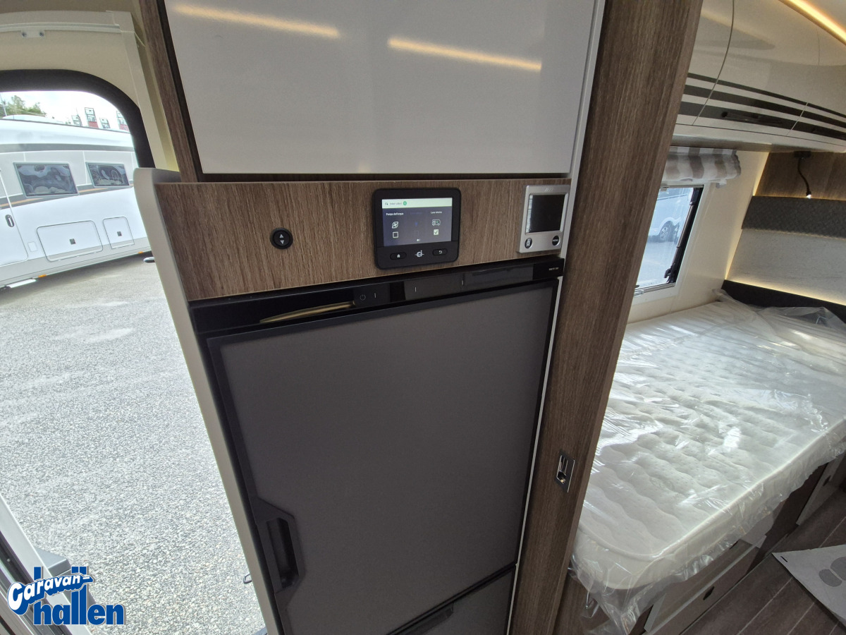 CI Magis 82 XT (Alde/låga långbäddar/Solpanel), bild 21 av 32