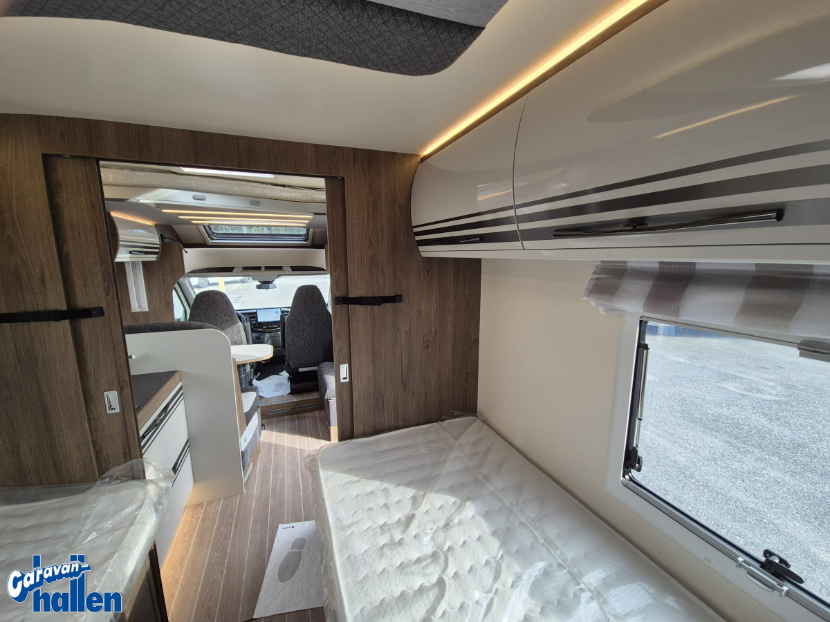 CI Magis 82 XT (Alde/låga långbäddar/Solpanel), bild 27 av 32