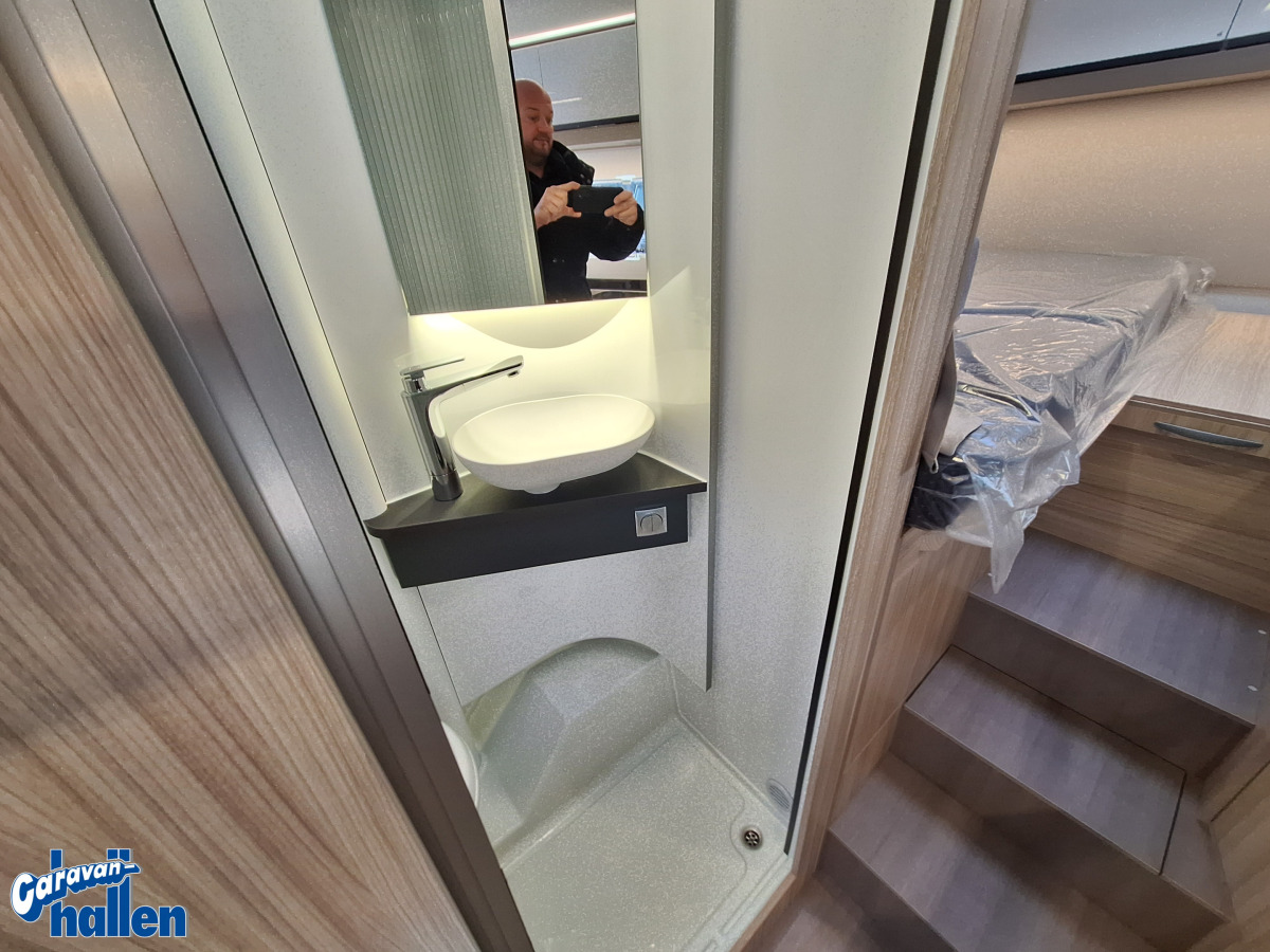 Adria Compact Supreme DL (Kompkyl/Adaptiv/Loungepack/Safetypack/Elek.p.broms/m.m), bild 18 av 25