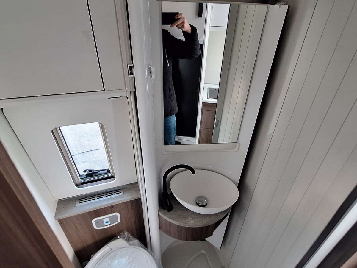 KABE Travel Master Van 690 LB Automat Drag Inverter, bild 19 av 20