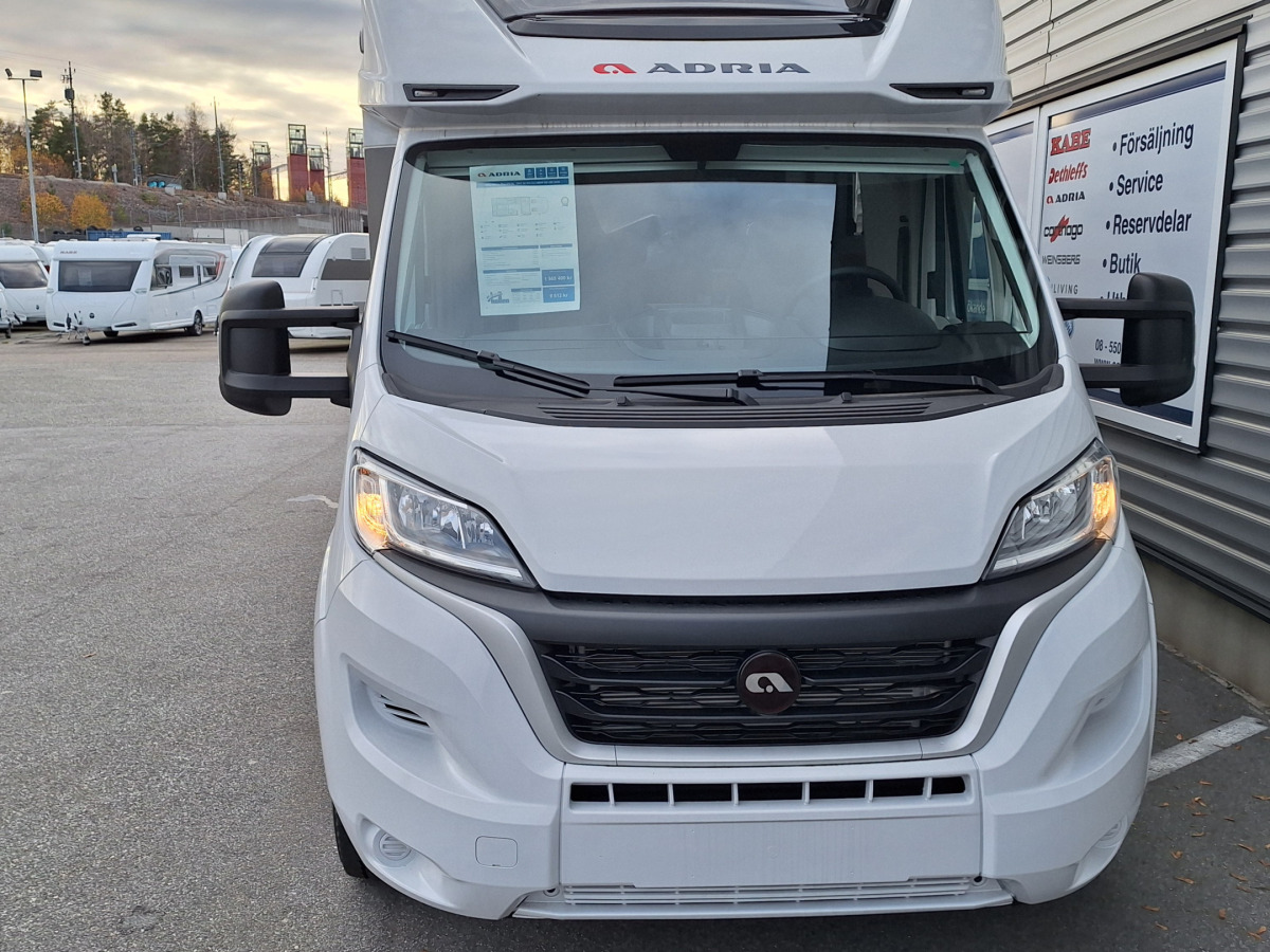 Adria Matrix Plus 670 DL - FIAT EU VI E 2,2 140HP HD 43H MAN., bild 4 av 12