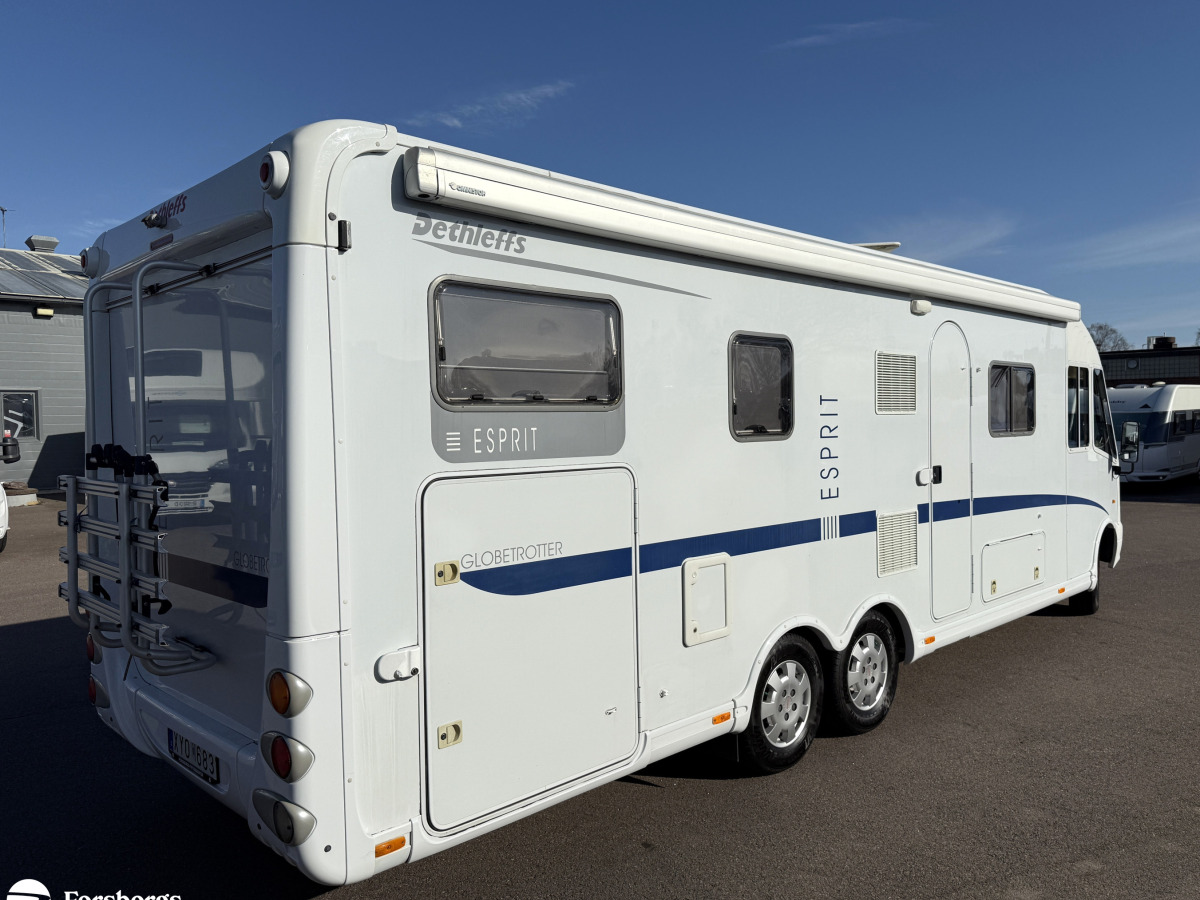 Dethleffs I 7870 Globetrotter Esprit // En riktigt bra familjebil med bra lastvikt, förvaring utrustning, bild 4 av 26