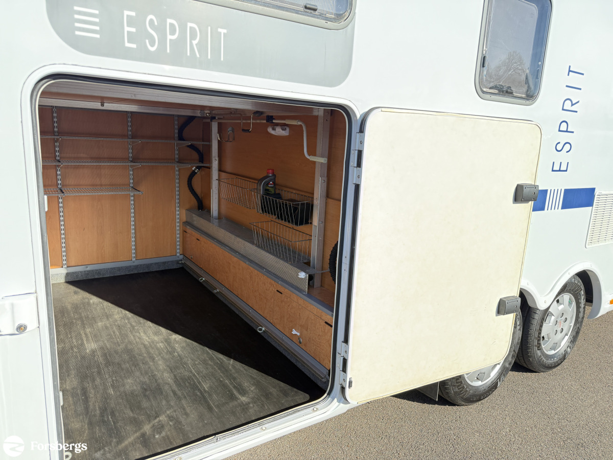 Dethleffs I 7870 Globetrotter Esprit // En riktigt bra familjebil med bra lastvikt, förvaring utrustning, bild 5 av 26